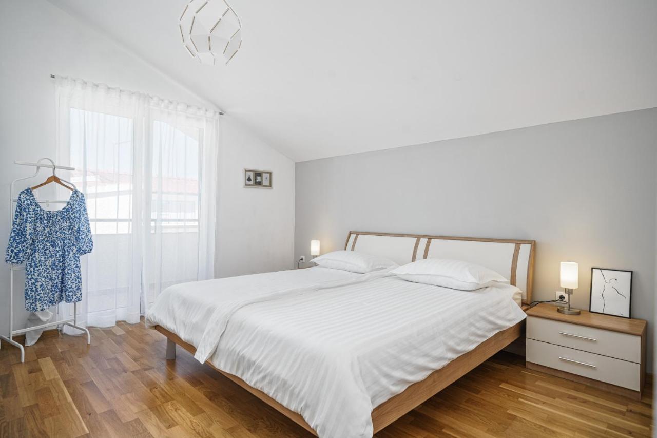 Family Petrov Apartments Vodice Luaran gambar