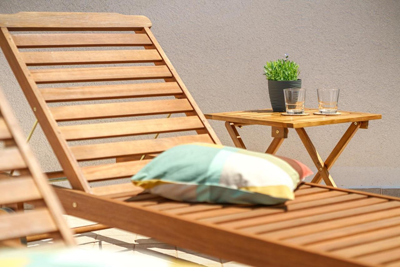 Family Petrov Apartments Vodice Luaran gambar