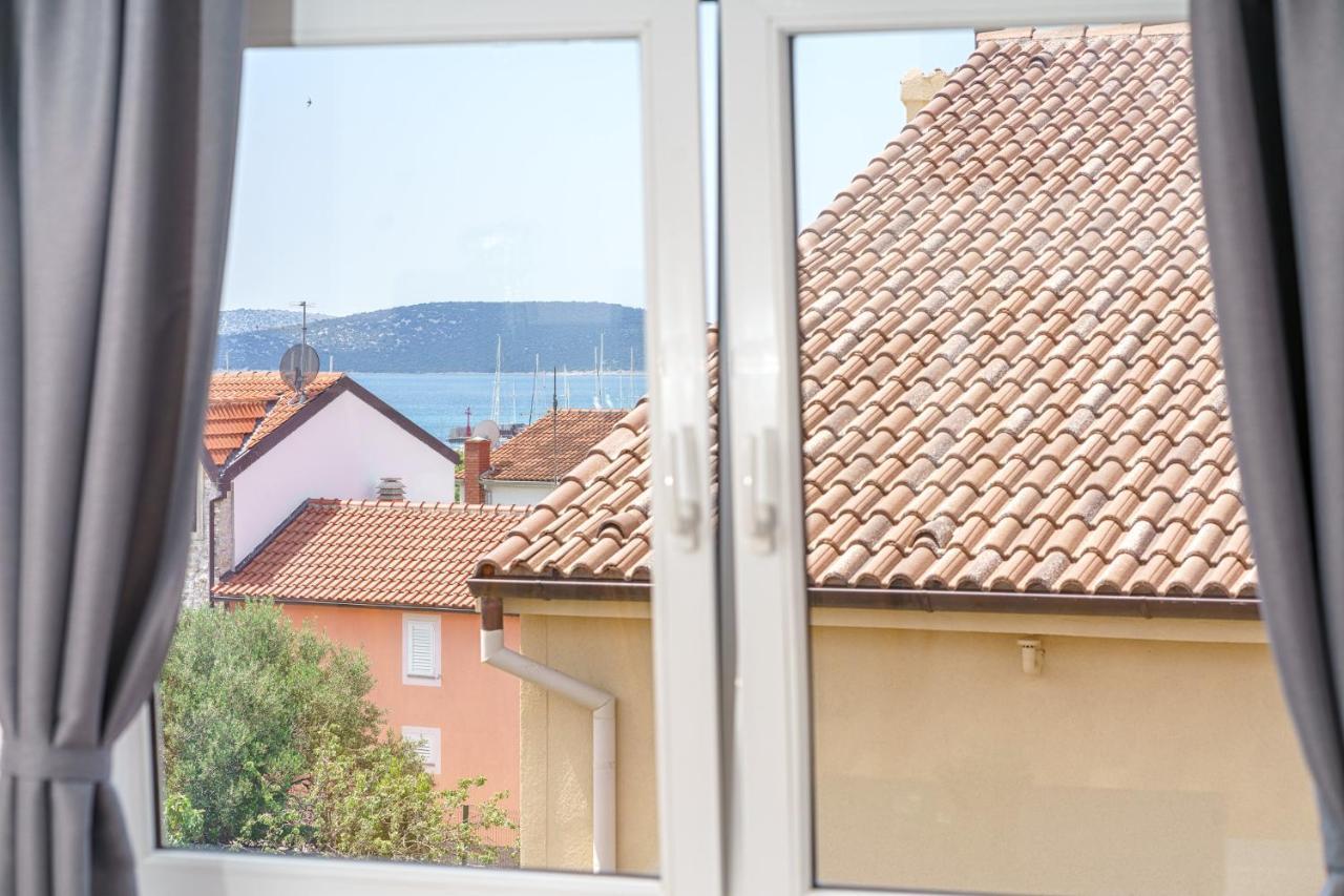 Family Petrov Apartments Vodice Luaran gambar
