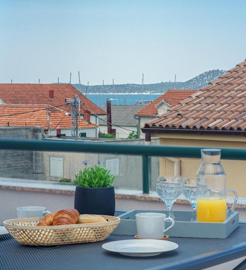 Family Petrov Apartments Vodice Luaran gambar