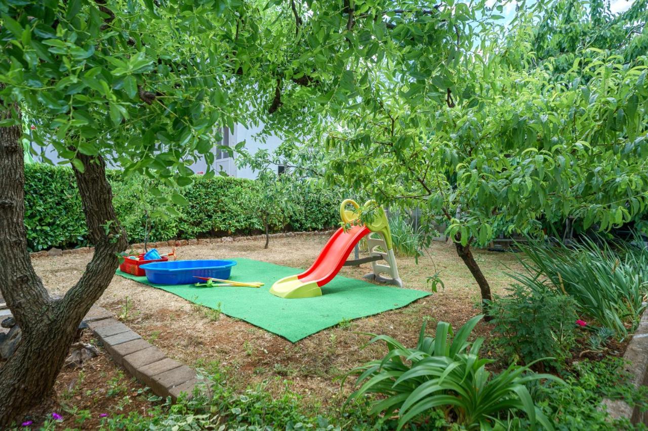 Family Petrov Apartments Vodice Luaran gambar
