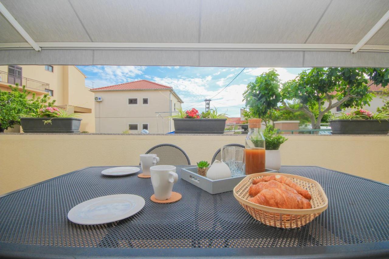 Family Petrov Apartments Vodice Luaran gambar