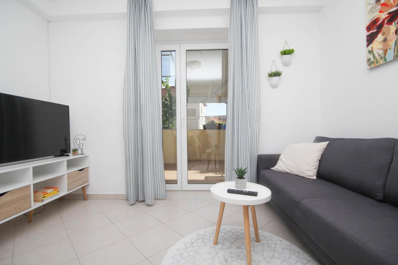 Family Petrov Apartments Vodice Luaran gambar