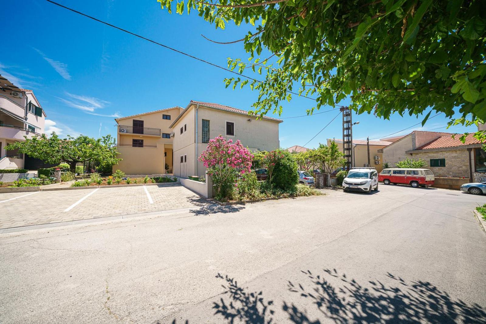 Family Petrov Apartments Vodice Luaran gambar