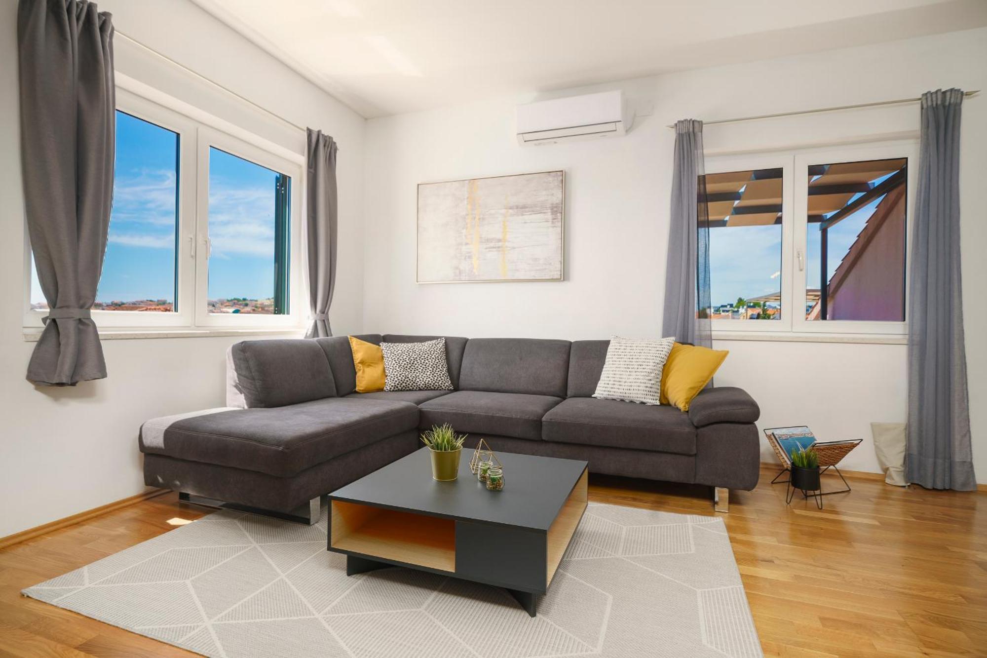 Family Petrov Apartments Vodice Luaran gambar