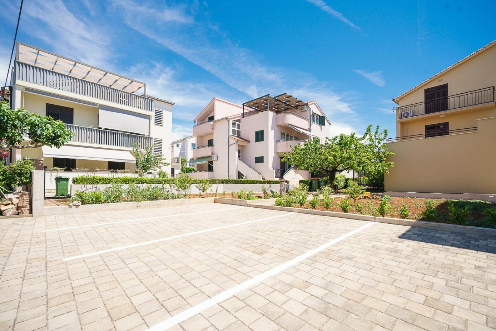 Family Petrov Apartments Vodice Luaran gambar