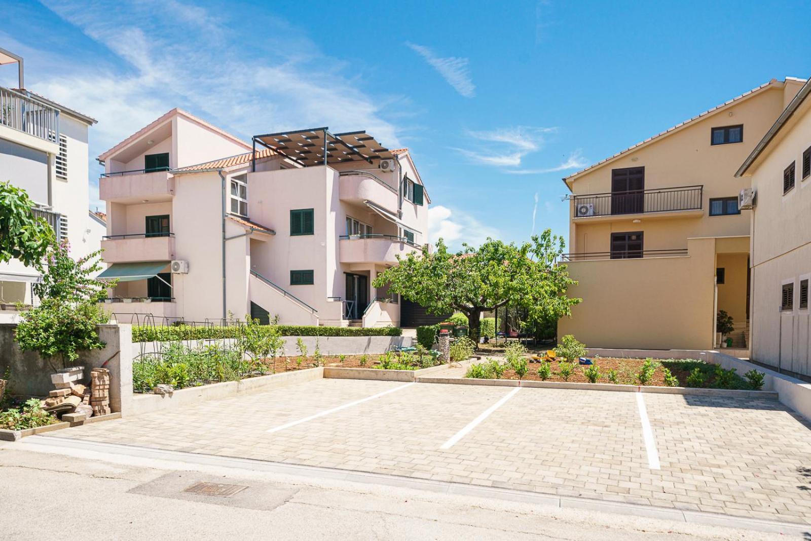 Family Petrov Apartments Vodice Luaran gambar