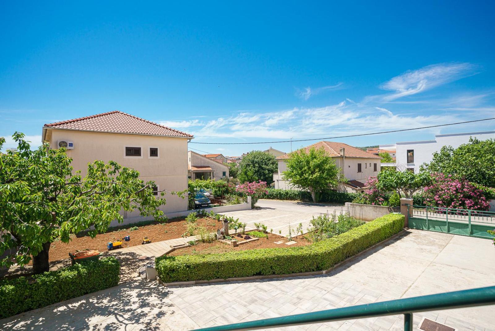 Family Petrov Apartments Vodice Luaran gambar