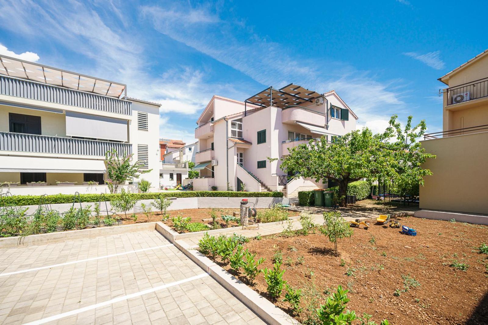Family Petrov Apartments Vodice Luaran gambar