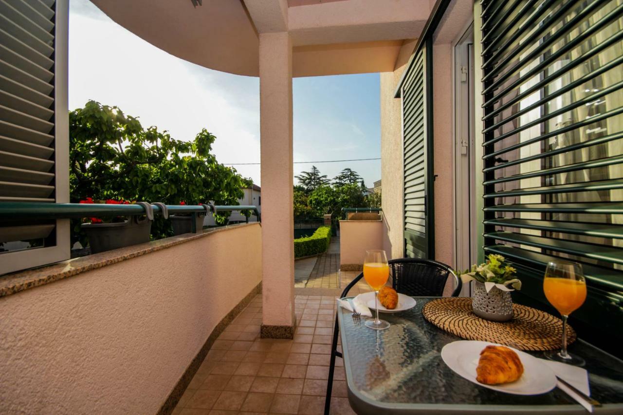Family Petrov Apartments Vodice Luaran gambar